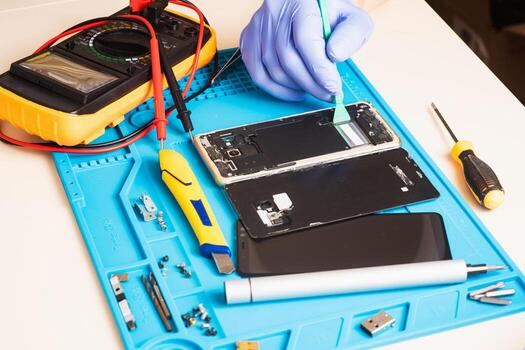 Réparateur Professionnel – Téléphones, Smartphones et Informatique